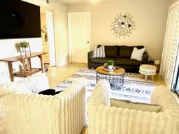 2BR 2BA 1st Level Gated Retreat in North Scottsdale: Minutes from Golf, Dining, and Shopping - Image 2