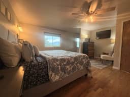 Glorious Pikes Peak Views + 5 Private Acres + Hot Tub 5 BD 4 BA  Close to USAFA - Image 4