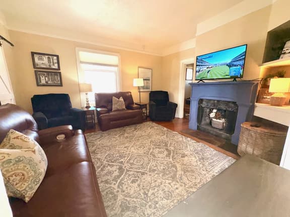 Luxury Retreat and Hot Tub, Colorado Springs, Old North End - Image 1